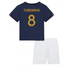 Frankrig Aurelien Tchouameni #8 Replika Babytøj Hjemmebanesæt Børn VM 2022 Kortærmet (+ Korte bukser)